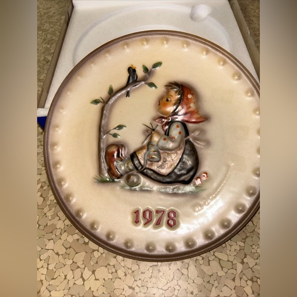 **6/$20** Vintage 1978 MJ Hummel Goebel 8th Annual Decorative Plate - Picture 4 of 9